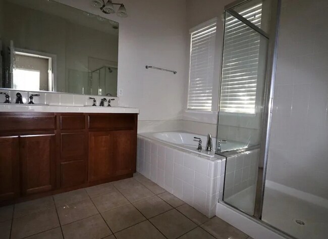 1709 Thomas Ct, Modesto, CA 95355 - photo 4