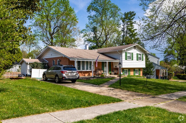 Driveways and manicured lawns are common finds in Kemp Mill.