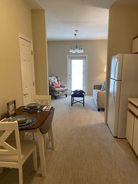231 W Montgomery Cross Rd, Savannah, GA 31406