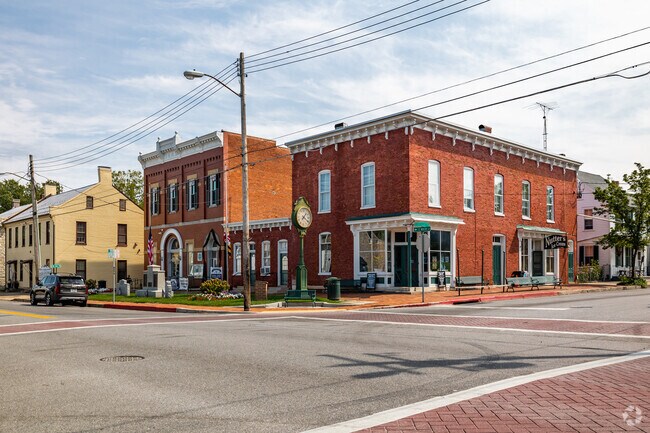 Tilghmanton is only an 8 minutes drive from Sharpsburg.