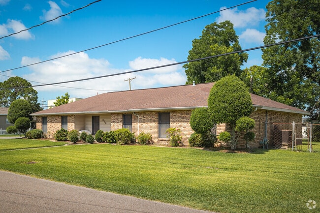 Ranch style homes are common in Marrero.