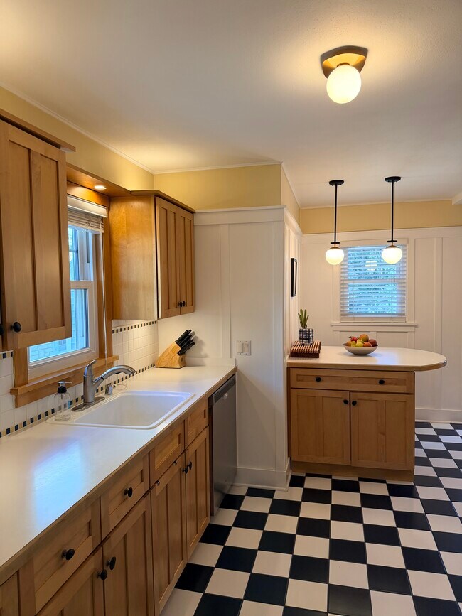 821 Minakwa Dr, Madison, WI 53711 - photo 5