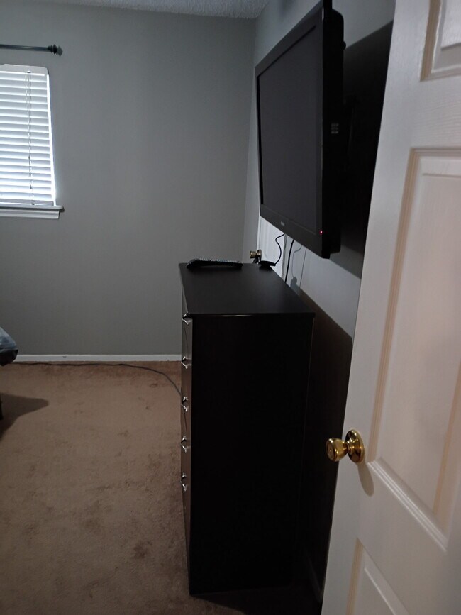 1129 W Avenue j8, Lancaster, CA 93534 - photo 2