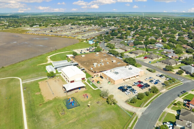 Calallen East Elementary School offers English language learner (ELL) services.