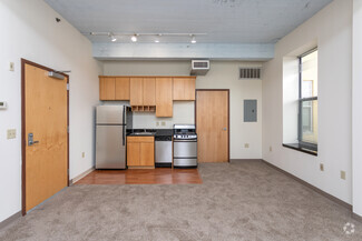 814-816 Hennepin Ave, Minneapolis, MN 55403