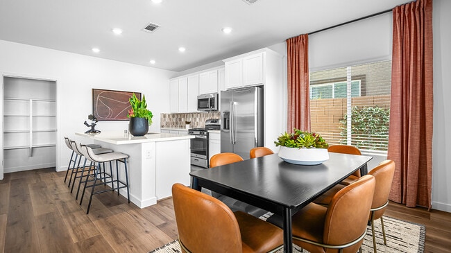 9433 Carrizales Bluff Ave, Las Vegas, NV 89139 - photo 4