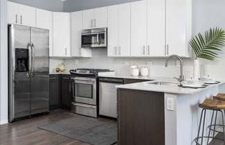 125 S Green St, Chicago, IL 60607