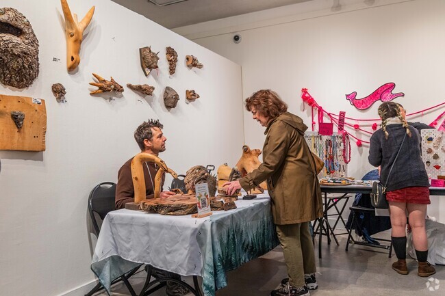 The Richmond Art Center has craft fairs in Pullman.