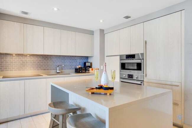 4112 Jimmy Buffett Mem Hwy unit ID1227205P, Hollywood, FL 33019 - photo 4