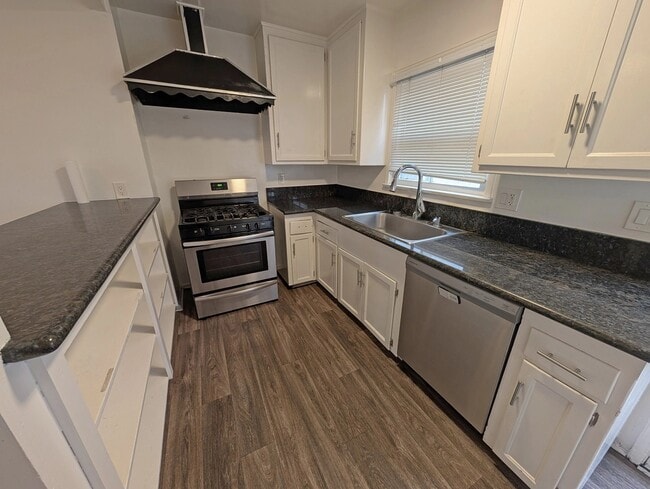 1532 S Bundy Dr unit B, Los Angeles, CA 90025 - photo 4