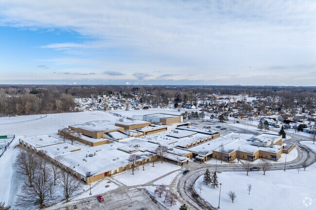 St. Clair High School, Campus Overview.