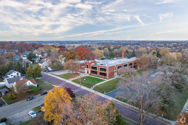 Belle Stone Elementary School is a public school located in Canton, Ohio.