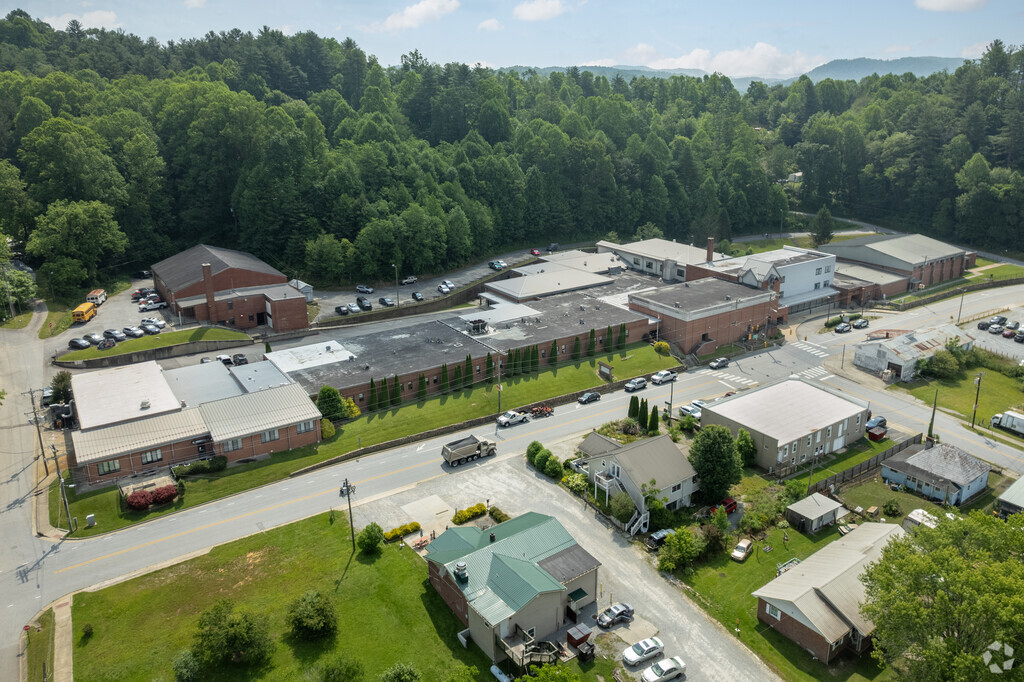 Rosman High is a premier school near Balsam Grove.