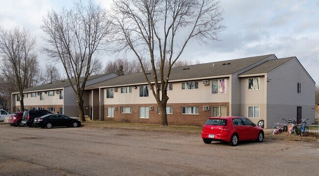 808 Hills Ave unit 1, Jackson, MN 56143 - photo 3