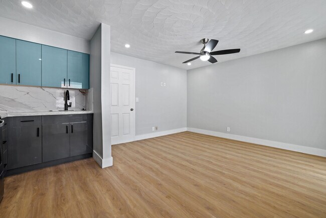 1634 NE 4th Place unit 2, Fort Lauderdale, FL 33301 - photo 5