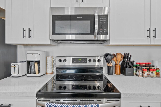 3757 E Van Buren St unit ID1244328P, Phoenix, AZ 85008 - photo 6