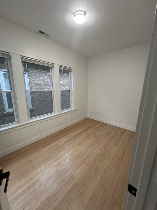 2836 W 40th St unit second floor, Chicago, IL 60632 - photo 6