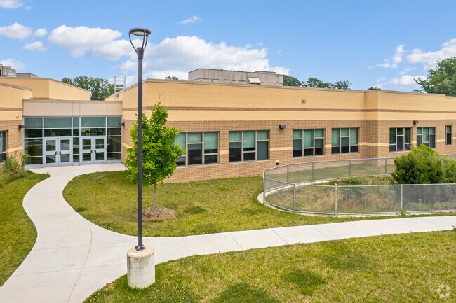 Arnold Elementary School aims to develop academic leaders and socially responsible citizens.