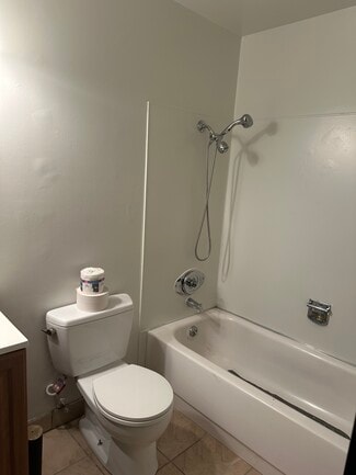 301 Nevin Ave Unit B Upstairs, Richmond, CA 94801