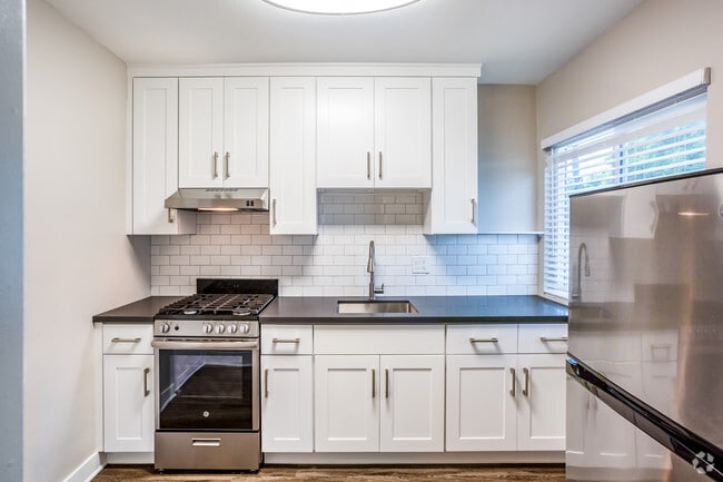 The Island Apartments, Pico Rivera, CA 90660 - photo 2