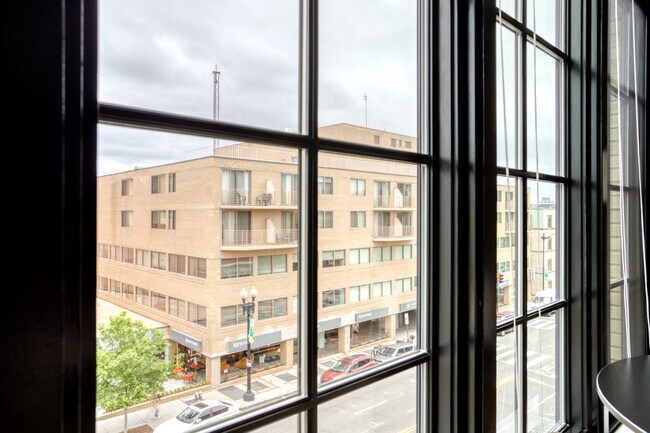 2210 Wisconsin Ave NW unit FL2-ID1127, Washington, DC 20007 - photo 4