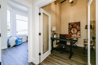 607 E Main St, Cottage Grove, OR 97424