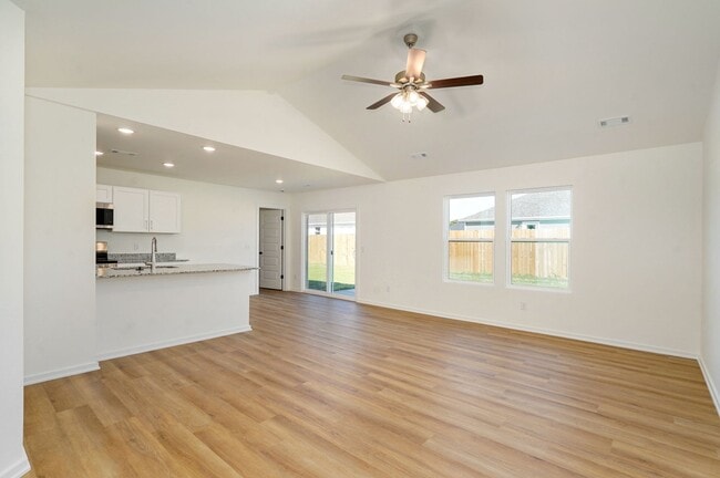 2417 E Timber Oak St, Republic, MO 65738 - photo 4