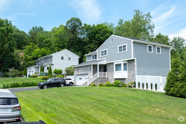 Greenville Westchester homes sit on medium sized lots with great landscaping.