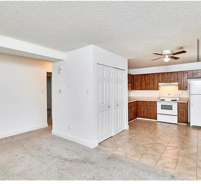 285 Mount Everest Dr unit D, Fenton, MO 63026 - photo 2