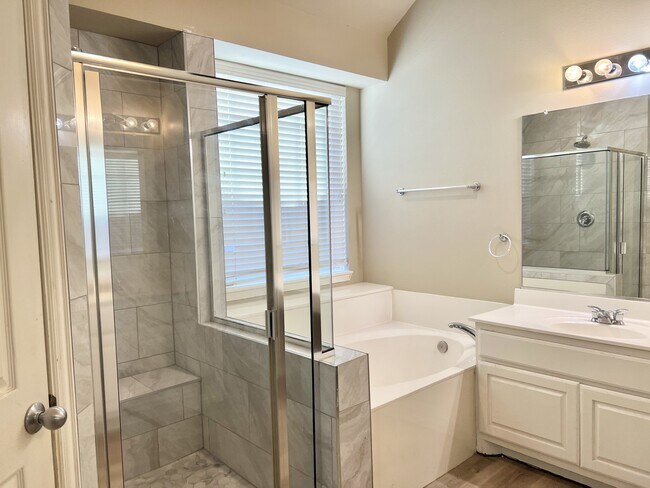 2421 Mallard Dr, Little Elm, TX 75068 - photo 6