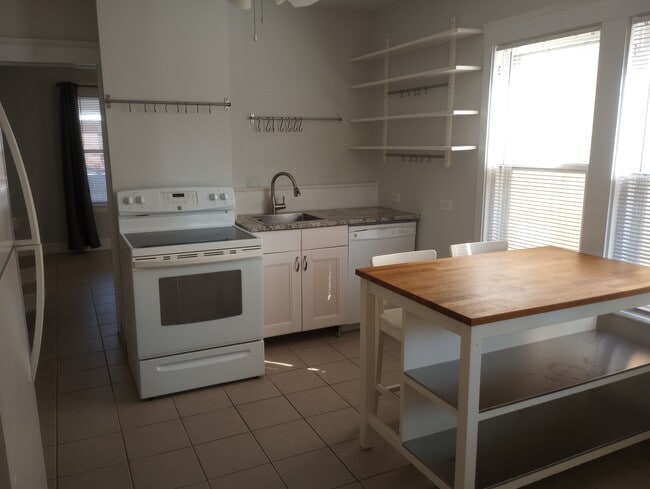 92 Thorpe St, Fairfield, CT 06824 - photo 3