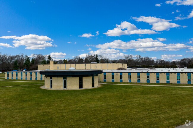 John F. Kennedy Elementary School has a student to teacher ratio of 17 to 1.