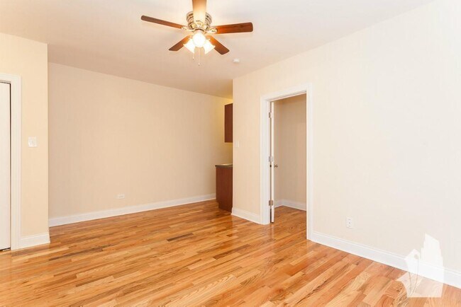 951 W Cornelia Ave unit 3, Chicago, IL 60657 - photo 4