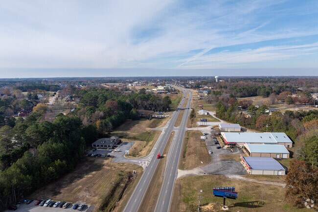 Highway 72 runs through the Oakdale neighborhood and connects to Athens.