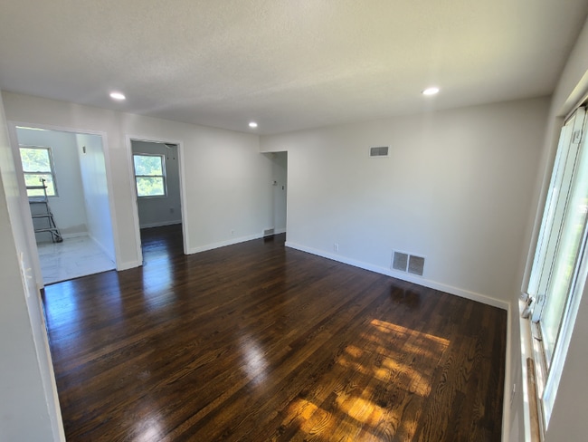 7125 Askew Ave unit 7125 Askew Ave, Kansas City, MO 64132 - photo 4