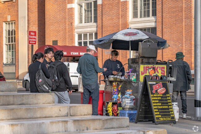 Food stands all around Prospect Hill and Downtown New Haven are extremely popular.