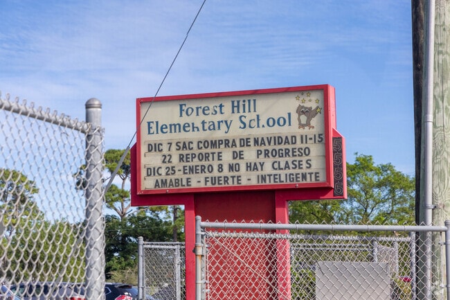 Everglades elementary welcomes students in the West Palm beach area.