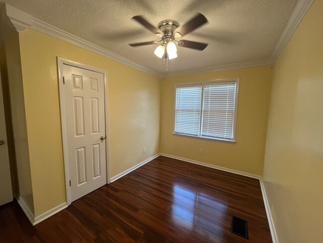 1320 E 35th St, Savannah, GA 31404 - photo 6