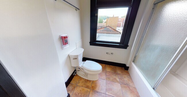 Landmark on Carson Apartments, Pittsburgh, PA 15203 - photo 5