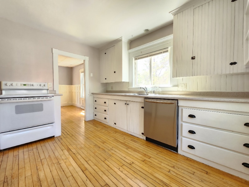 387 College Ave, Orono, ME 04473 - photo 1