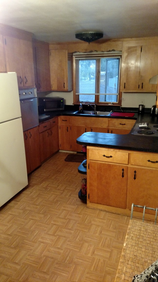 194 11th Ave Unit 2, North Tonawanda, NY 14120
