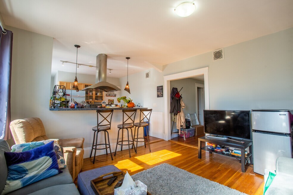 6 Belmont St unit 3, Somerville, MA 02143 - photo 1