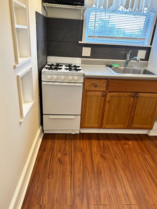2319 N 6th St unit One bedroom apartmen, Philadelphia, PA 19133 - photo 2