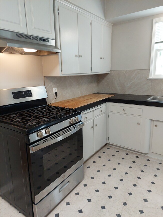 404 Naranja Dr unit 404, Glendale, CA 91206 - photo 5