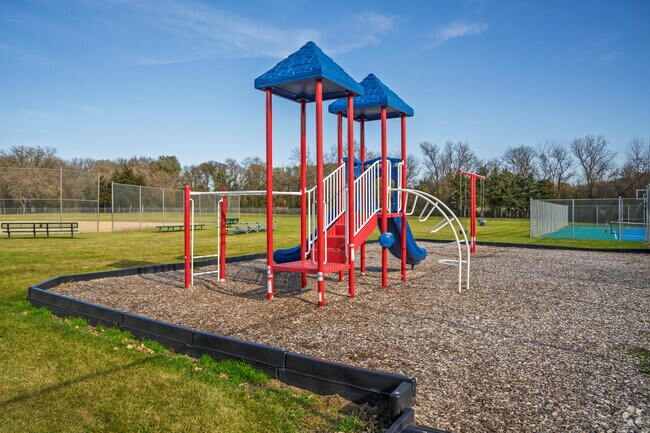 Kiffmeyer Park boasts well-kept playgrounds for kids in Saint Augusta.