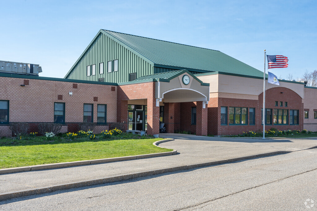 Photo of the Bowdoin Central School in Bowdoin, Maine