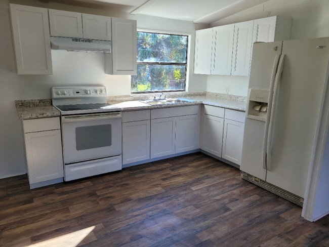 351 Spring St, Cocoa, FL 32927 - photo 2