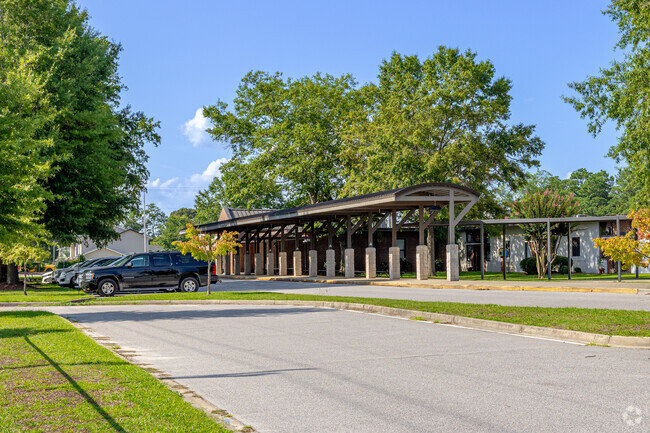Alice Drive Elementary School offers regular bus service to pick up and drop off students.