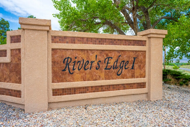 River's Edge is located on the eastern edge of Rio Rancho along the Rio Grande.