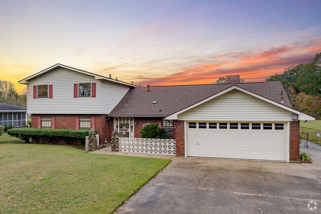 Split-level ranch-style homes appear in Scotlandville.